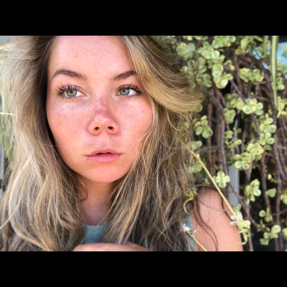 Meet your Posher, Whitley - Picture 1 of 3